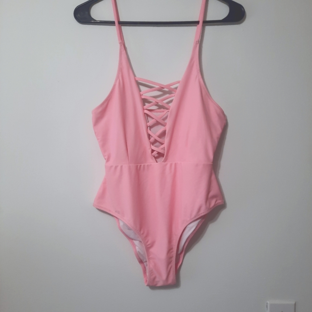 CUPSHE SIZE SMALL CHEEKY HIGH LEG CUT SWIMSUIT